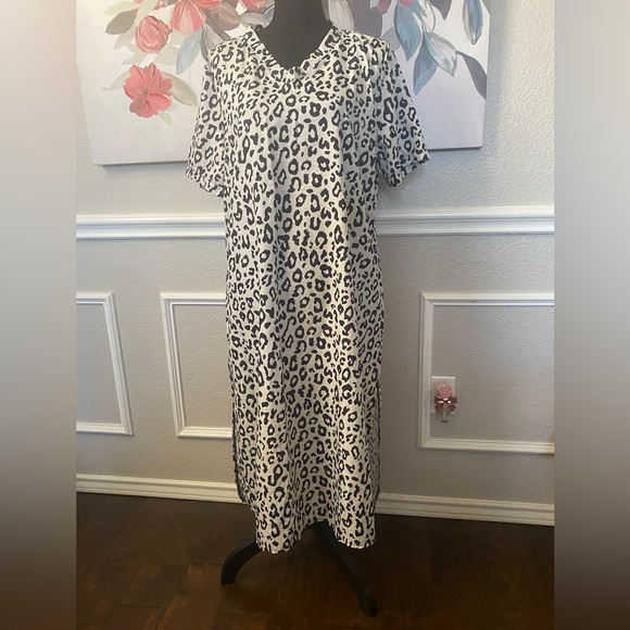 Animal Print Dress - Picture 3 of 8